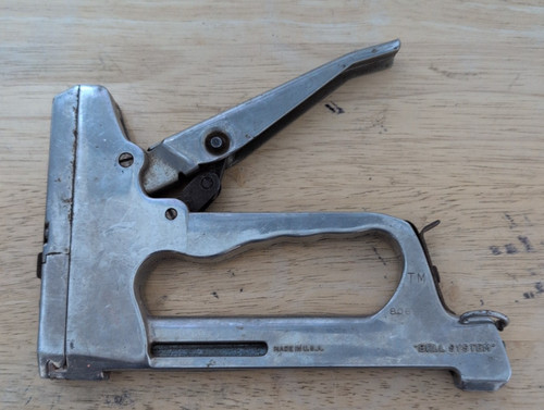 Vintage heller tacker staple - vintage,